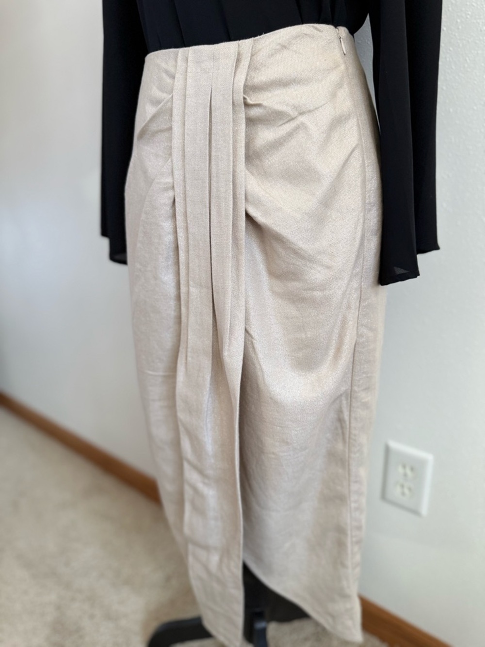 Express Linen Blend Wrap Skirt NWT Beige Midi Draped Front Size 4